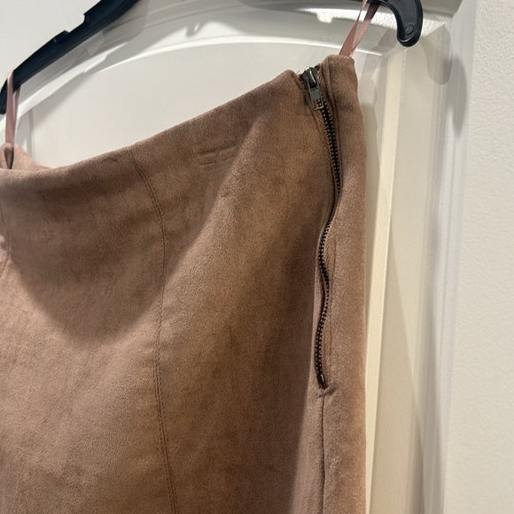 Mini skirt suede. Very soft! - Picture 2 of 7